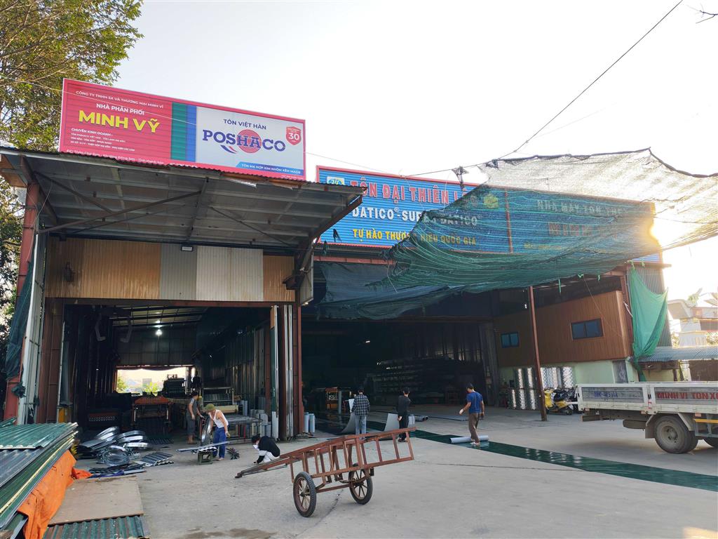 Minh Vĩ - đơn vị chuyên bán ống hộp, sản xuất tôn xốp, tôn sóng...