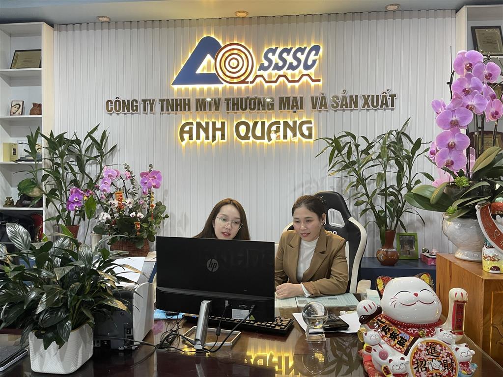 Kế toán cập nhật thông tin tài xế thu tiền theo thời gian thực trên Phần mềm Niềm Tin