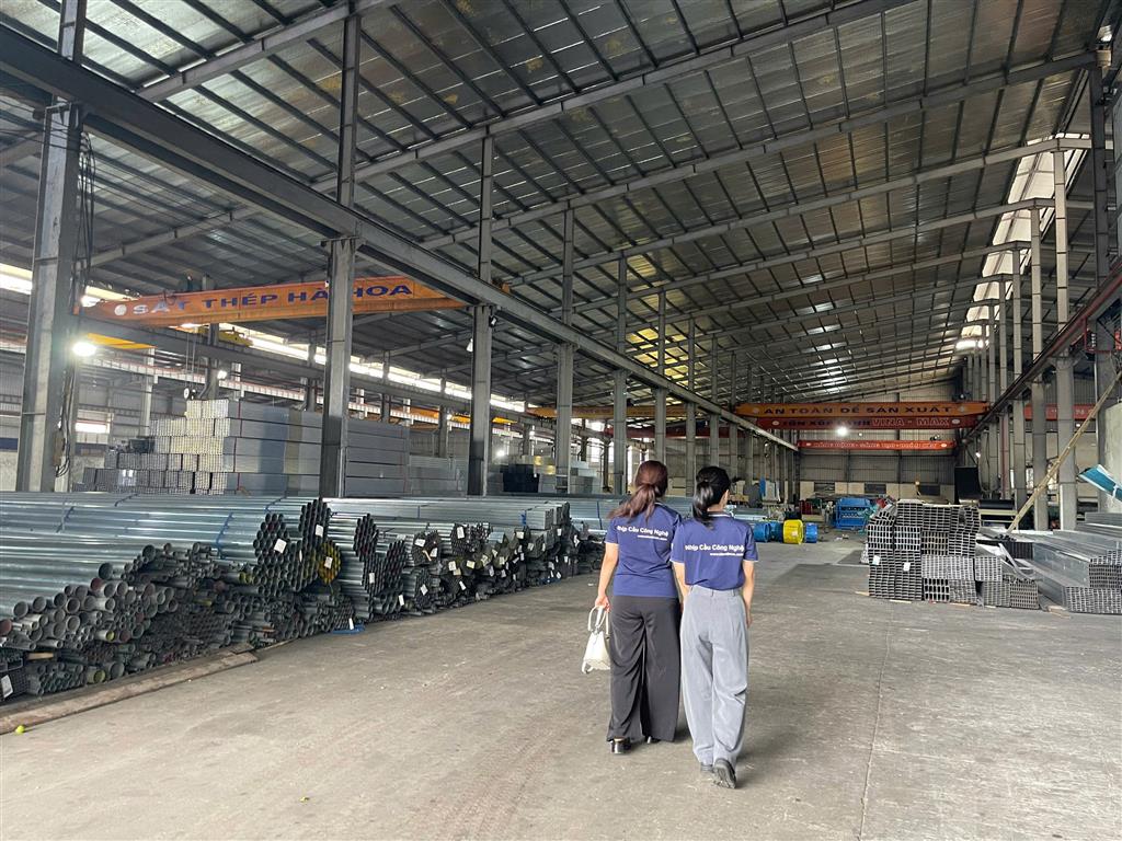 Kho vật liệu xây dựng