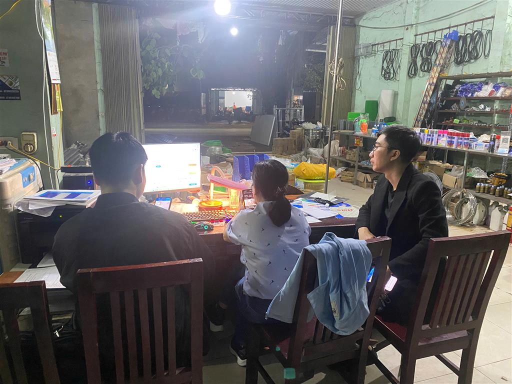 Đội ngũ Niềm Tin trực tiếp hỗ trợ đại lý Xuân Định sử dụng thành thạo phần mềm